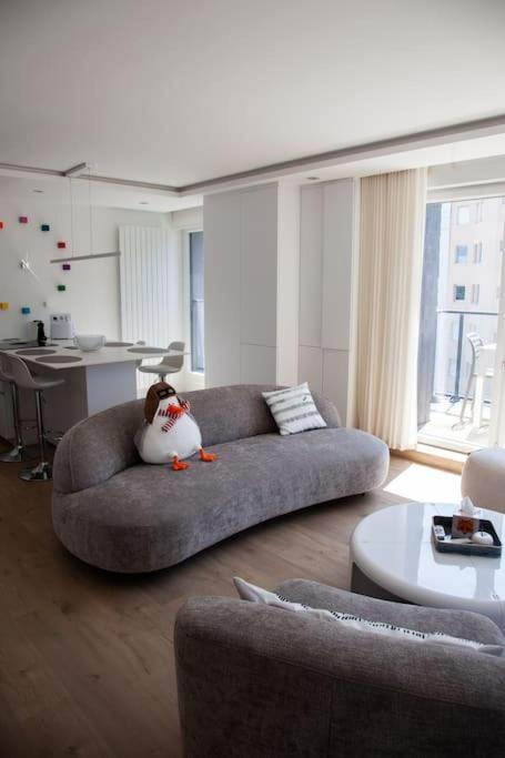 Apartment Vue Avec Piscine Et Parking